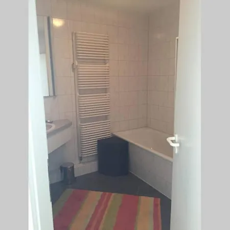 Flat Sud, 15 Min Near Exibition Dusseldorf And Airport Dus