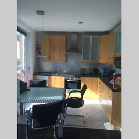 Flat Sud, 15 Min Near Exibition Dusseldorf And Airport Dus *