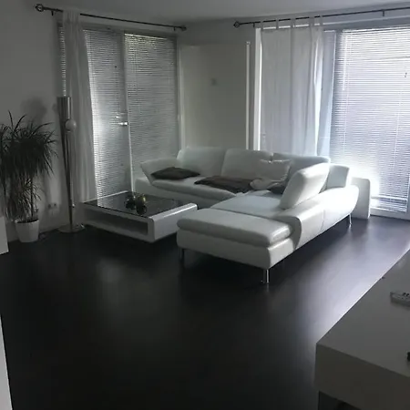 Flat Sud, 15 Min Near Exibition Dusseldorf And Airport Dus *